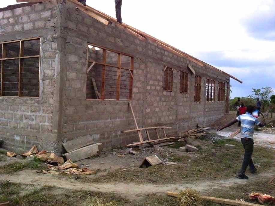 Die kliniek is dak hoogte. 24mx 12m