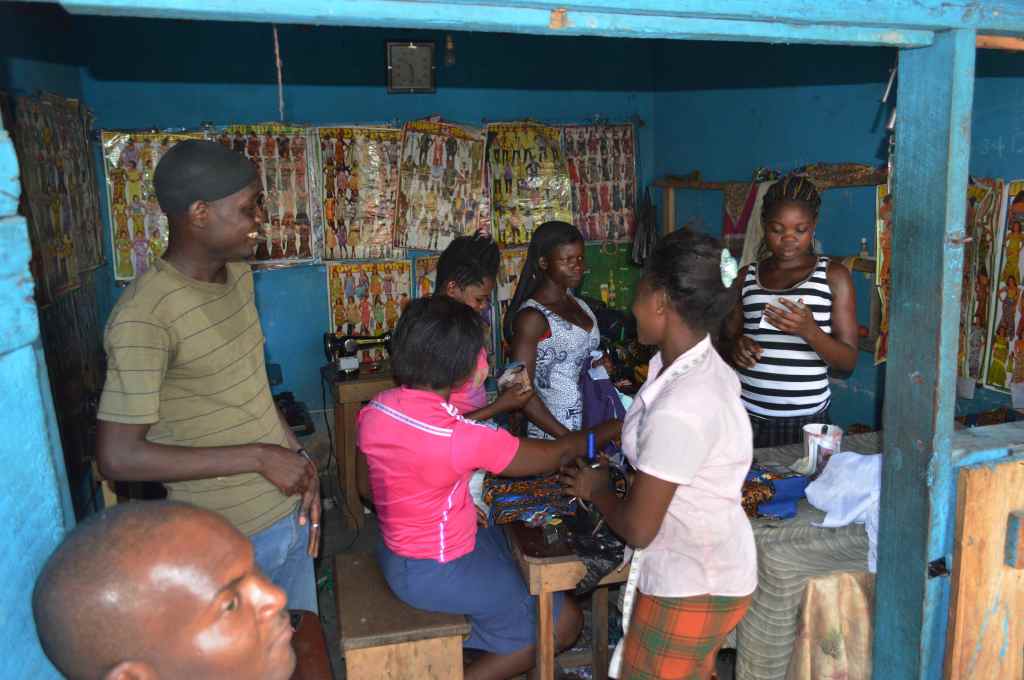 Plek vir ses naaldwerkmasjiene