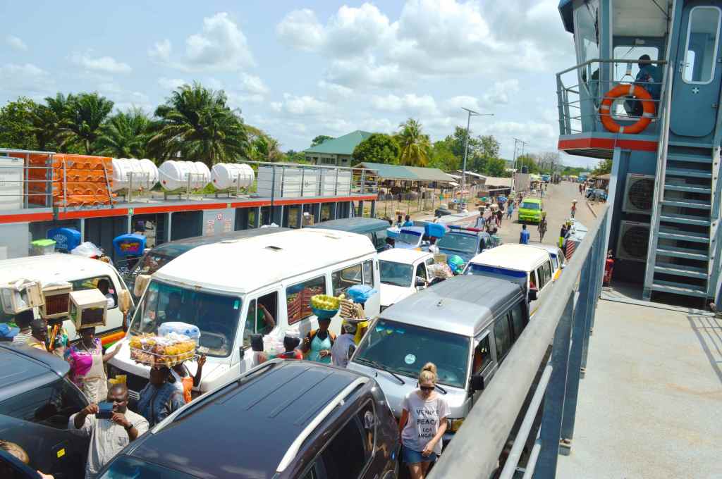 Woeps waps is die storie in tien minute gelaai en gebalanseer. Hulle kan groot lorries en busse vol mense maklik akkomodeer.