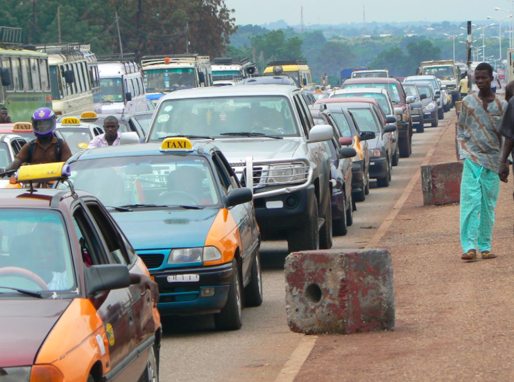 druk verkeer in Akkra